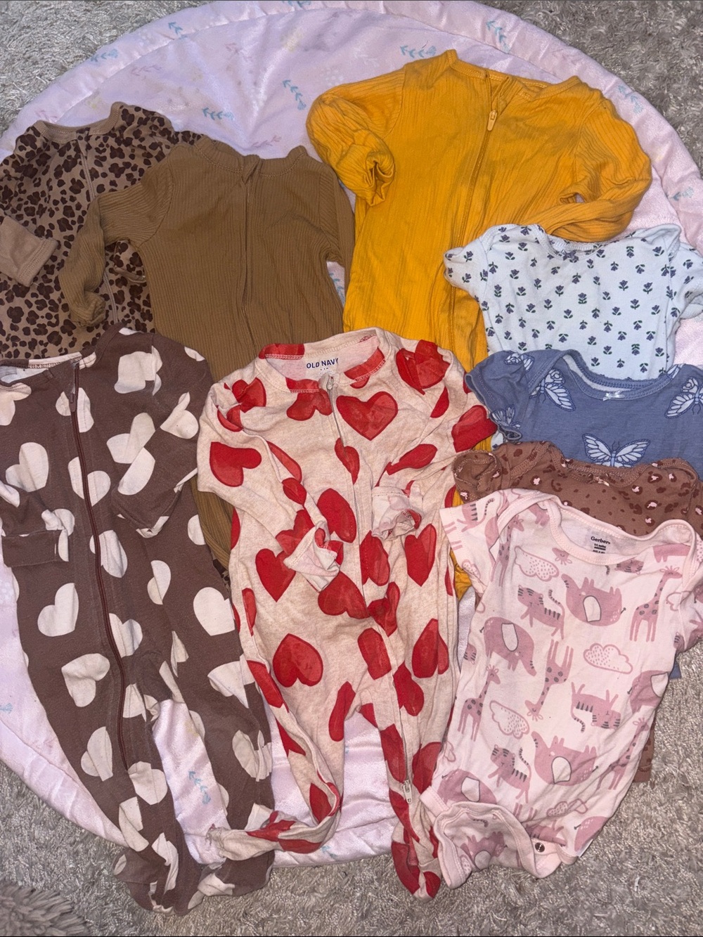 Old navy , cartersBaby, bundle 6-9 m
